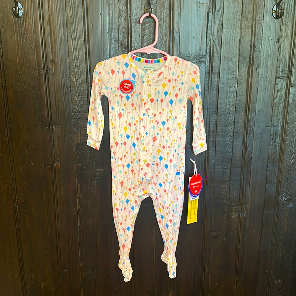 NWT Magnetic Me Sky’s the Limit Kite Footie Pajama 9-12 month